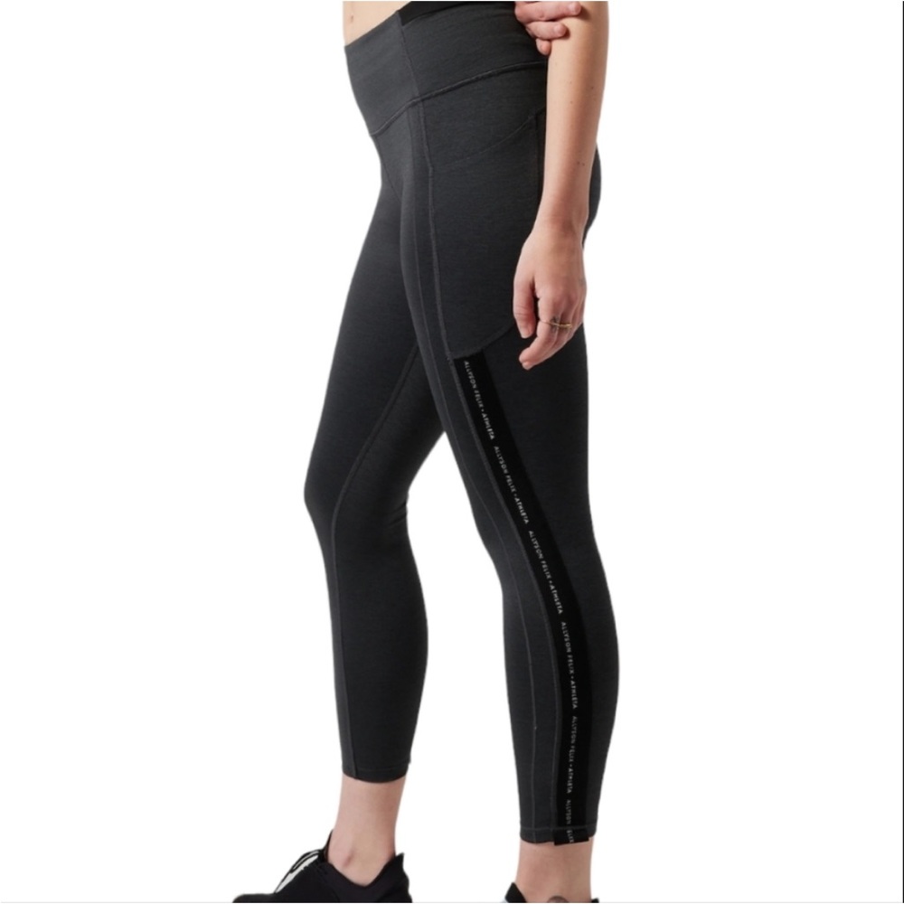 Allyson Felix x Athleta Ultimate Stash Legend Tight Gray & Black Size Small